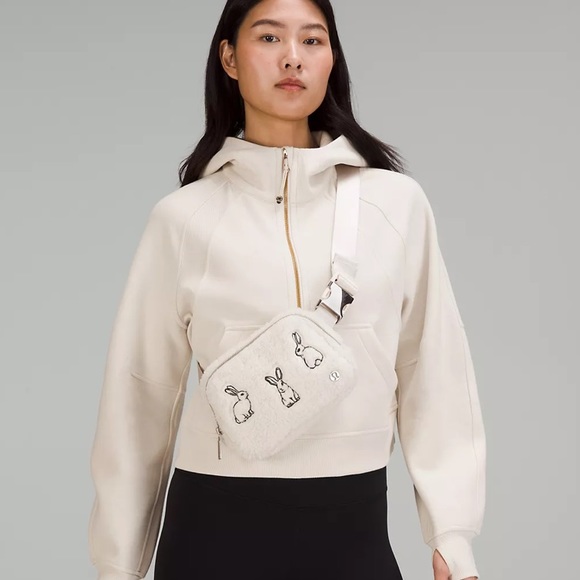 NWT Lululemon Exclusive New Year Fleece Everywhere Belt Bag - Picture 5 of 9